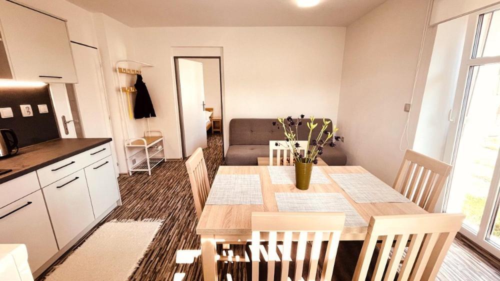 ברומוב Apartmany Hvezdecka מראה חיצוני תמונה